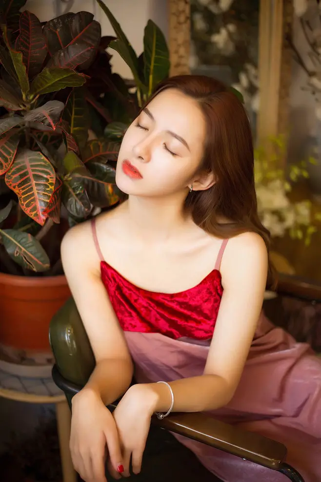 巴彦淖尔广州高端商务伴游晓雯