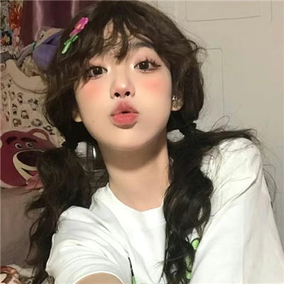 巴彦淖尔伴游女生卞寄蕾的资料